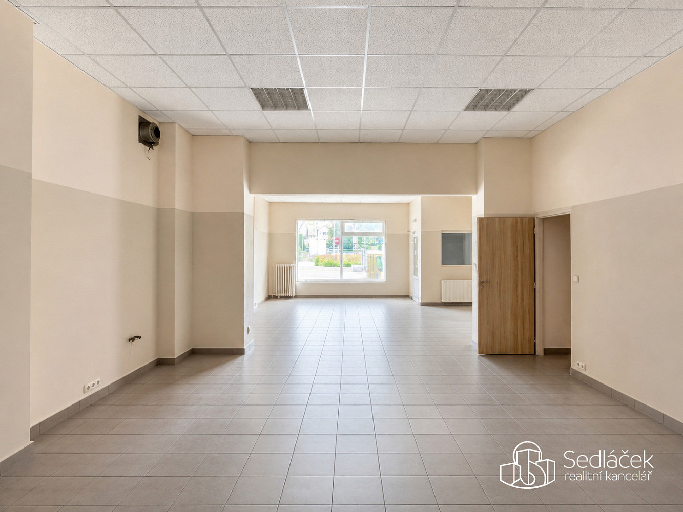 Pronájem komerčního objektu (jiného typu) 85 m²