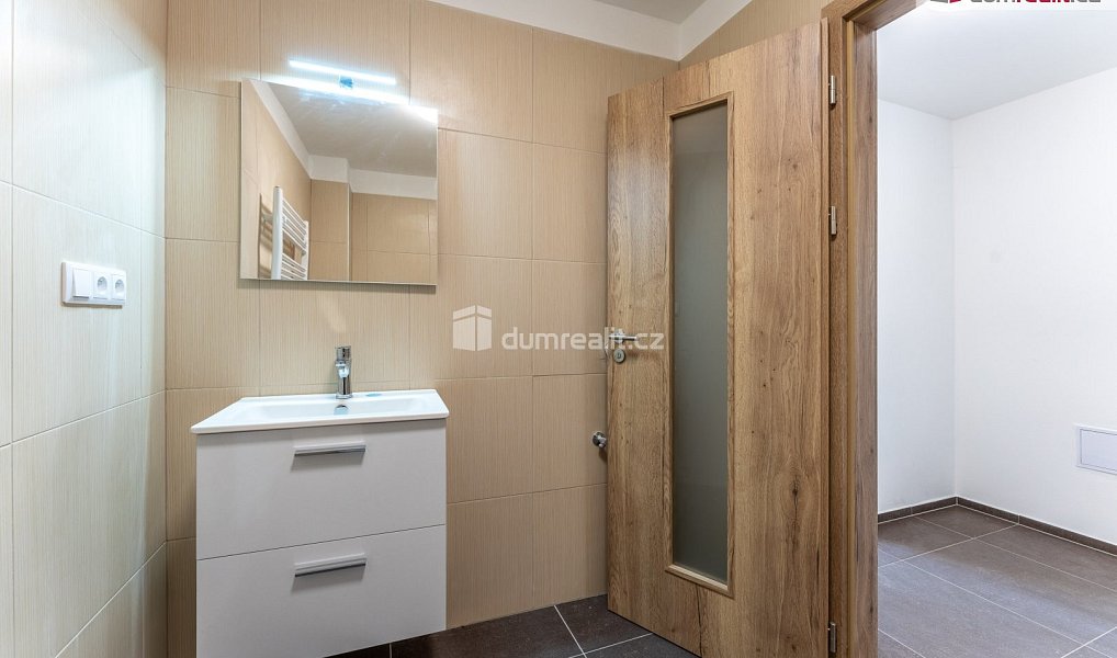 Prodej domu 80 m² s pozemkem 215 m², Kostelec – náhled fotky 16