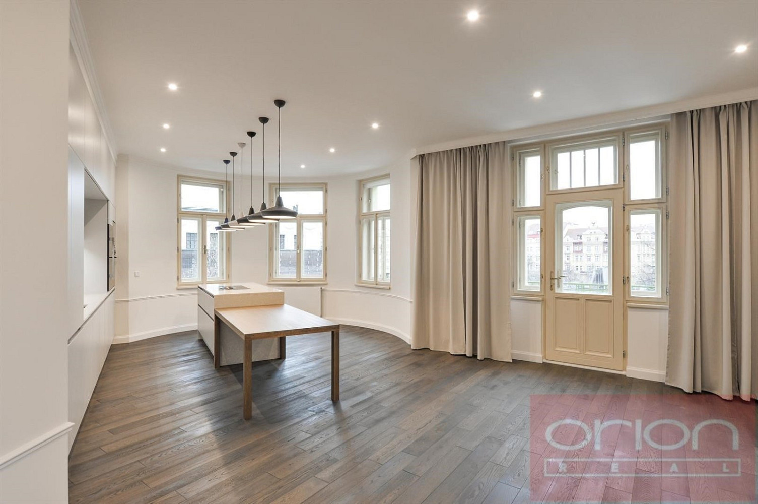 Pronájem bytu 4+kk 167 m²