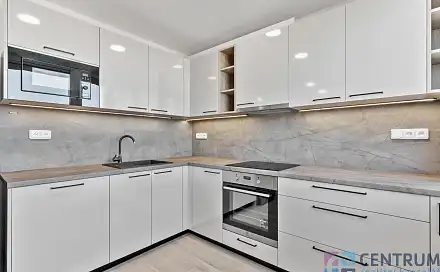Pronájem bytu 3+1 68 m², Křenická, Praha 10 - Strašnice