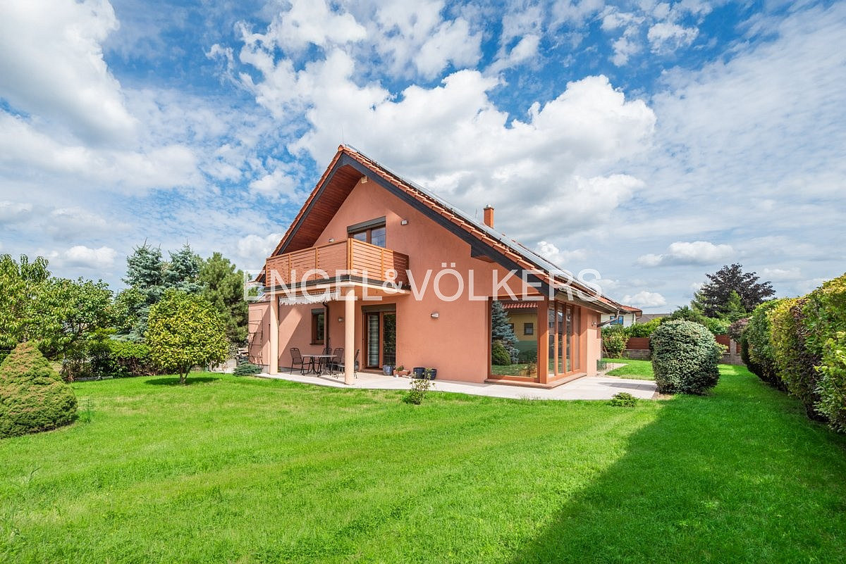 Prodej domu 270 m² s pozemkem 822 m²