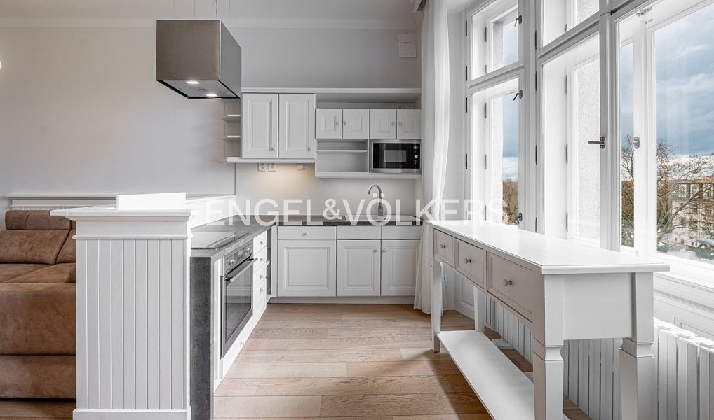 Pronájem bytu 4+kk 115 m², Praha – náhled fotky 2