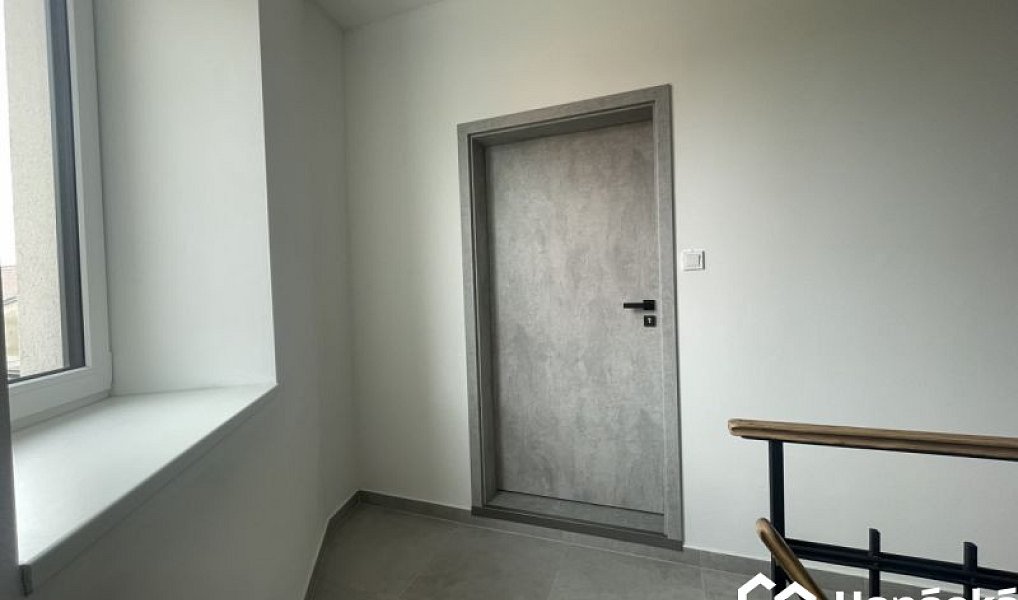 Pronájem bytu 1+kk 29 m², Hulín – náhled fotky 15