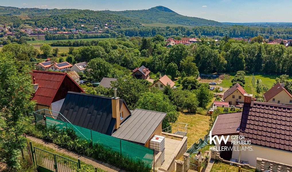 Prodej zahrady 640 m², Malé Žernoseky – náhled fotky 8