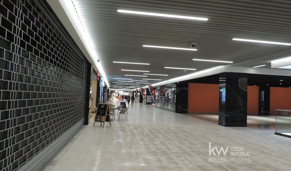 Pronájem obchodních prostor 326 m², Hradec Králové – náhled fotky 2
