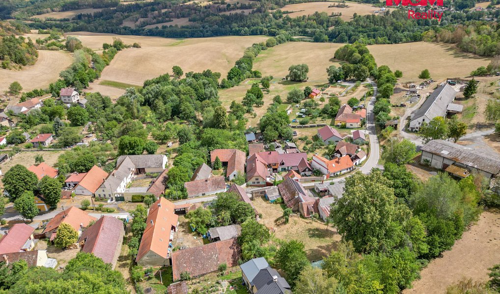 Prodej stavebního pozemku 1 676 m², Strašice – náhled fotky 6