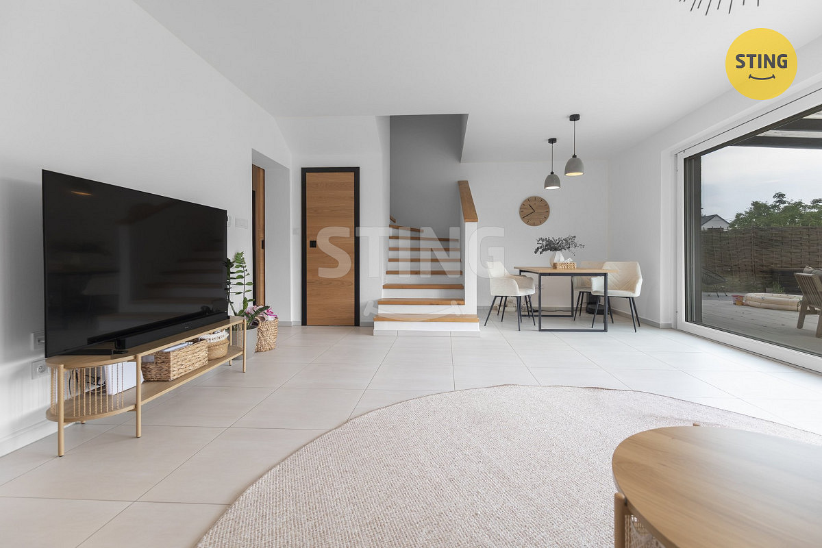 Pronájem domu 134 m² s pozemkem 684 m² — photo 4