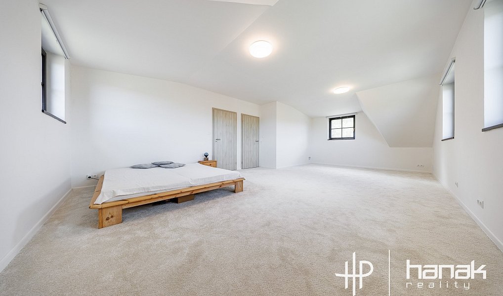 Prodej domu 170 m² s pozemkem 1 384 m², Oborná – náhled fotky 23