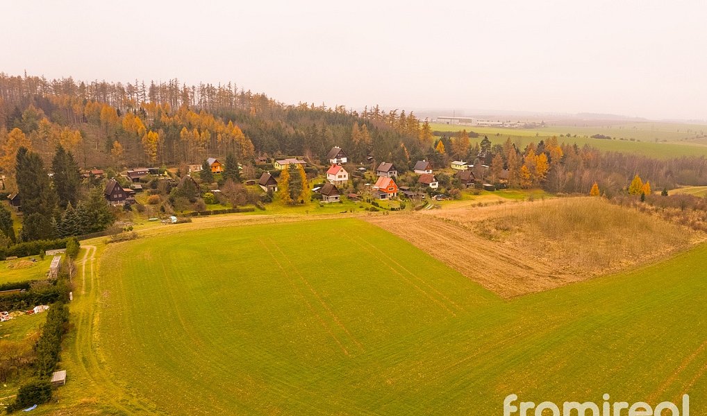 Prodej stavebního pozemku 1 949 m², Pucov – náhled fotky 3