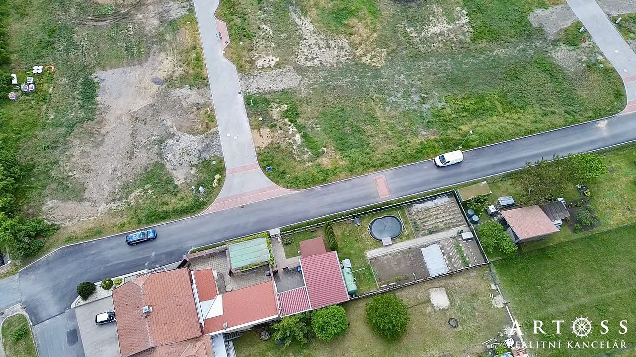 Prodej stavebního pozemku 674 m² – fotografie 5