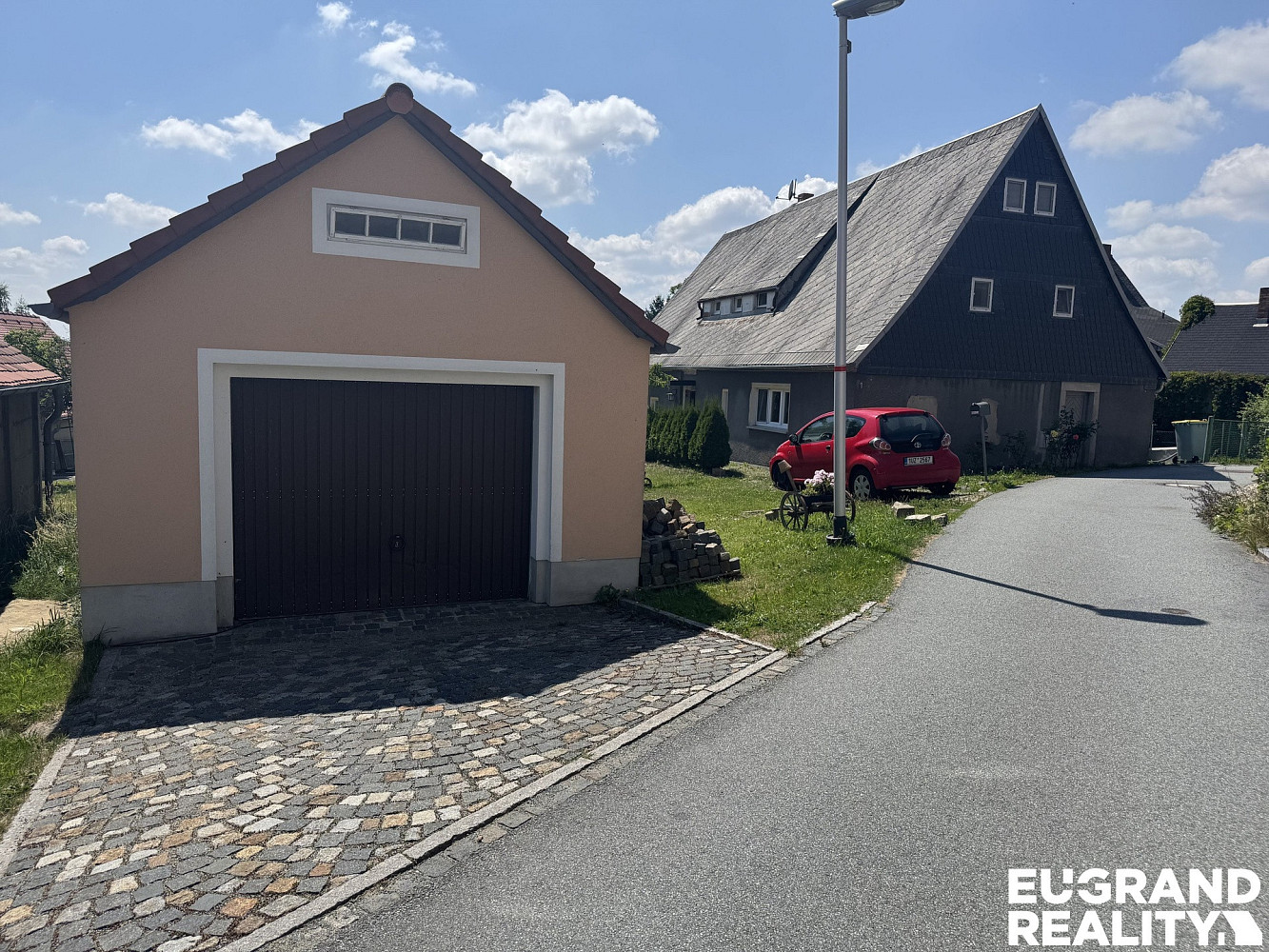 Prodej domu 240 m² s pozemkem 1 400 m²