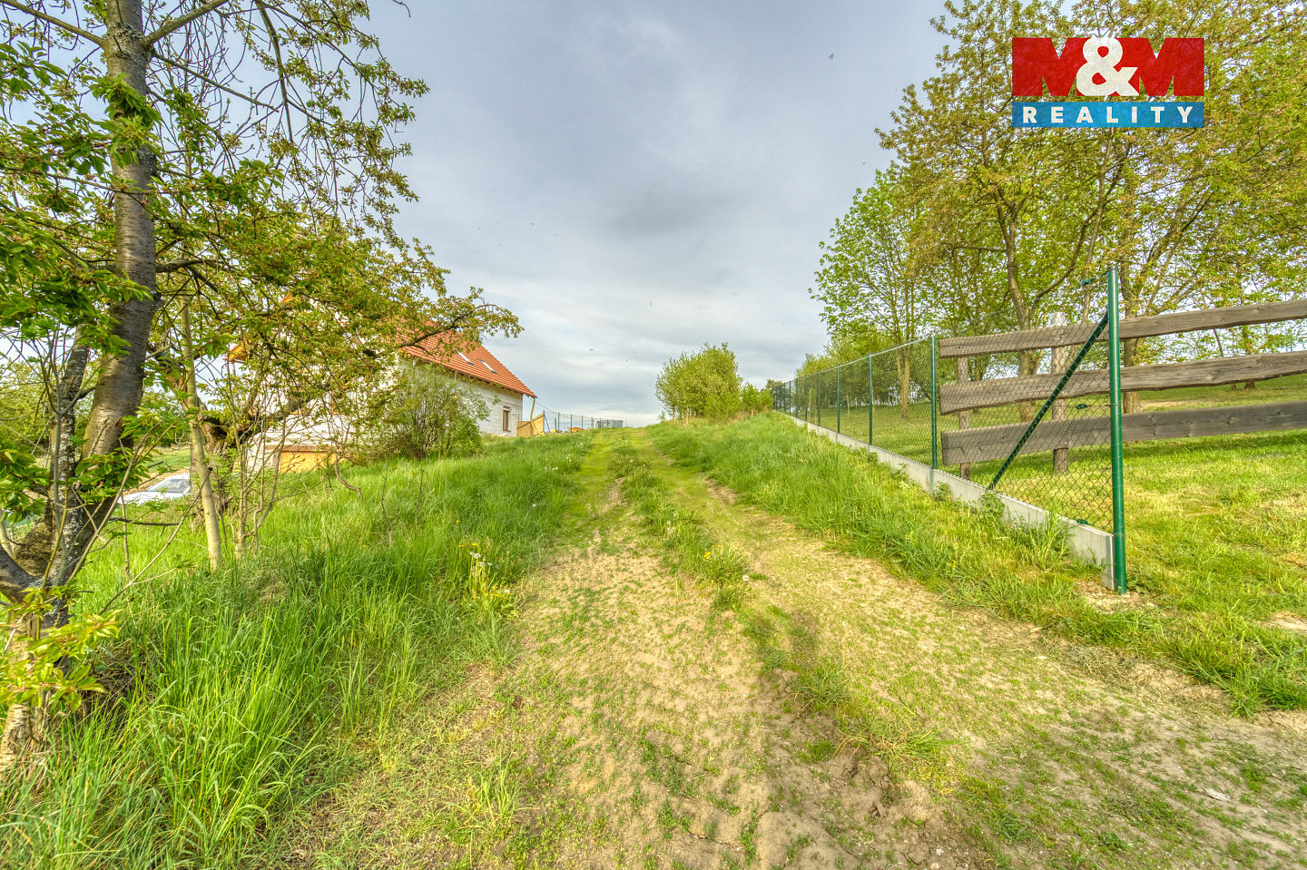 Prodej stavebního pozemku 2 006 m² - Widok 6