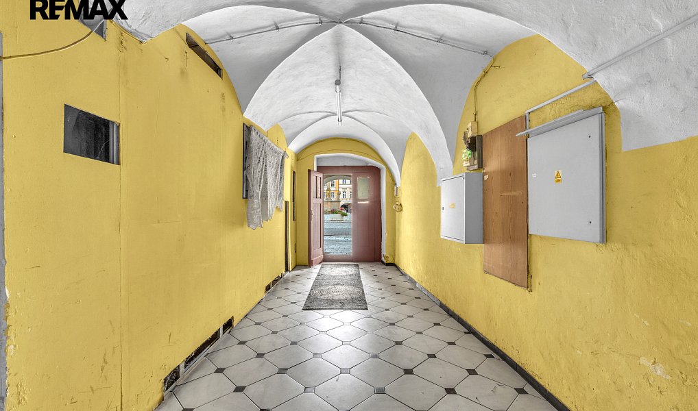 Prodej domu 420 m² s pozemkem 217 m², Hostinné – náhled fotky 11