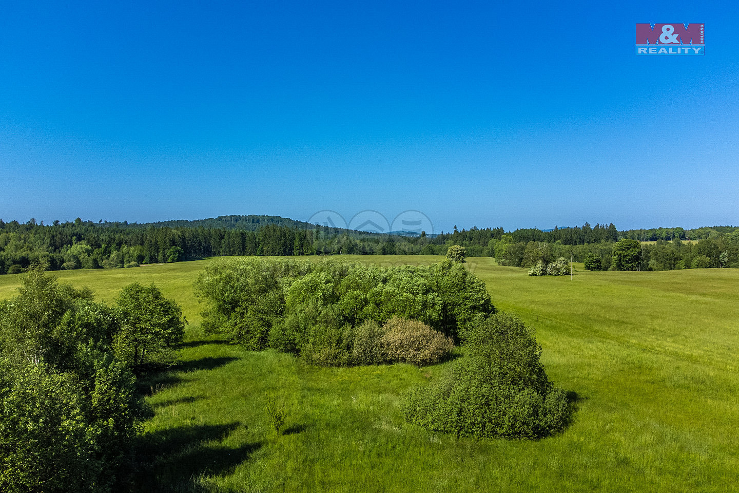 Prodej pole 124 828 m²
