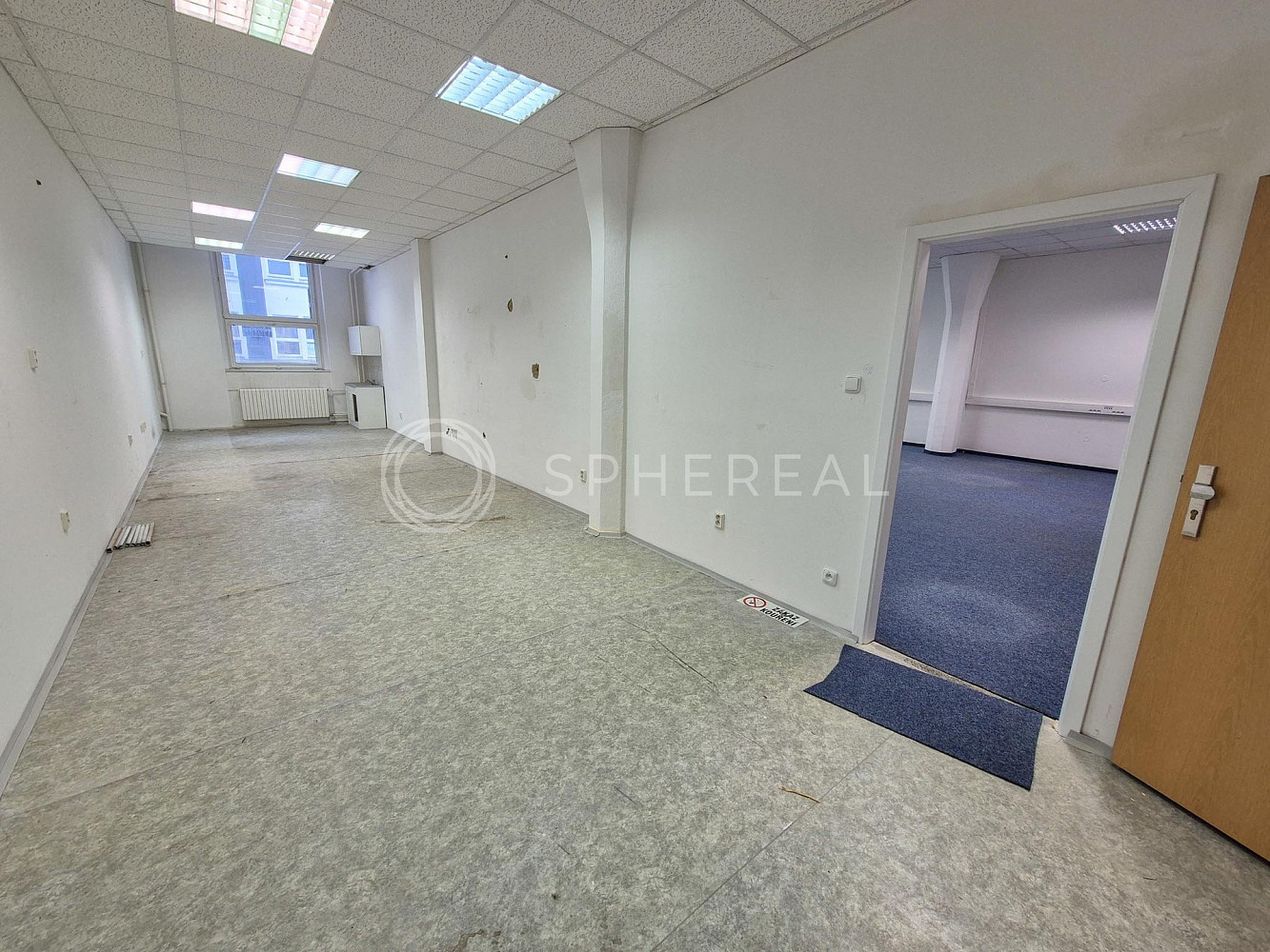 Pronájem kanceláře 137 m² — photo 3