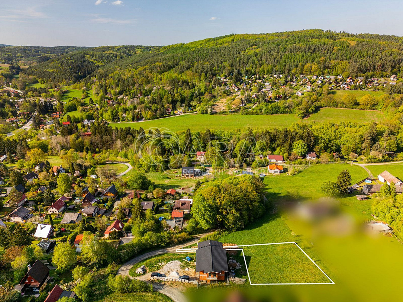 Prodej stavebního pozemku 868 m² – fotografie 2