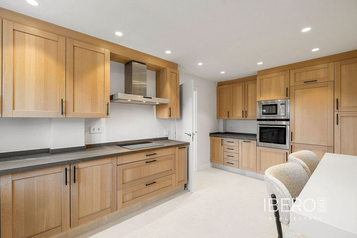 Casa 5+kk – Marbella, Nueva Andalucía - Vista 4