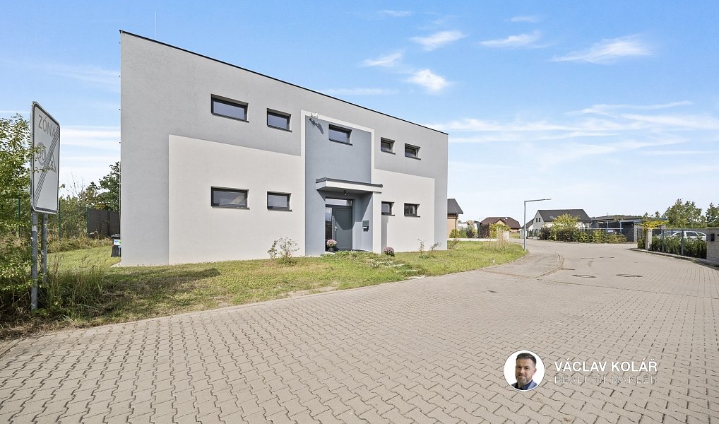 Prodej domu 338 m² s pozemkem 816 m², Horoušany – náhled fotky 38