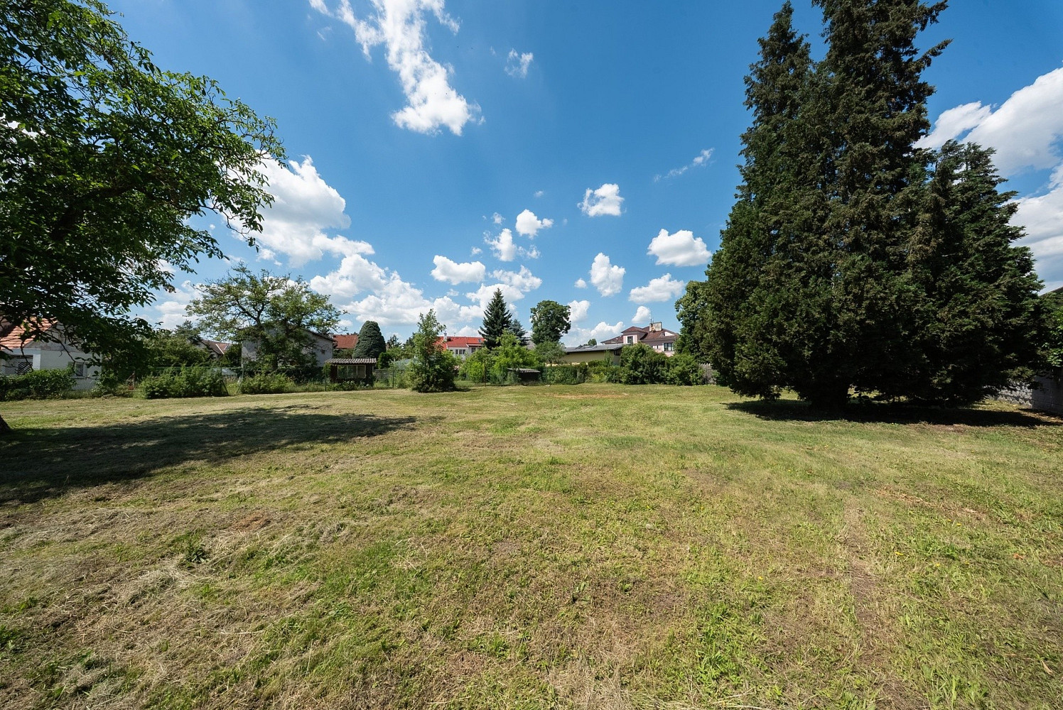 Prodej pozemku 1 433 m² – pohled 2