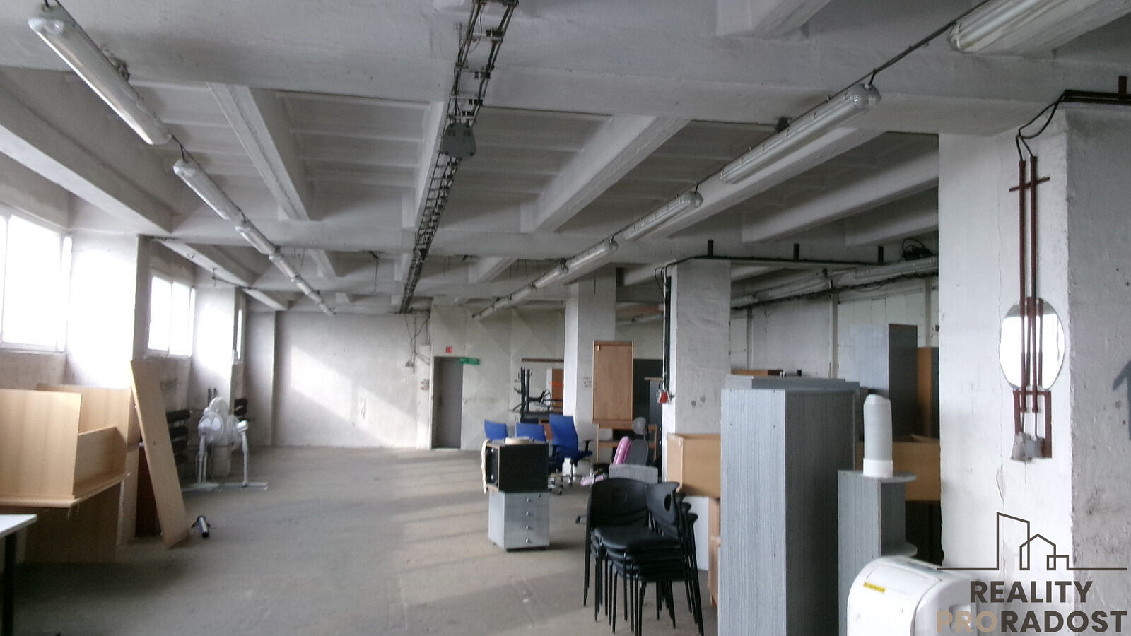 Pronájem skladovacích prostor 400 m²