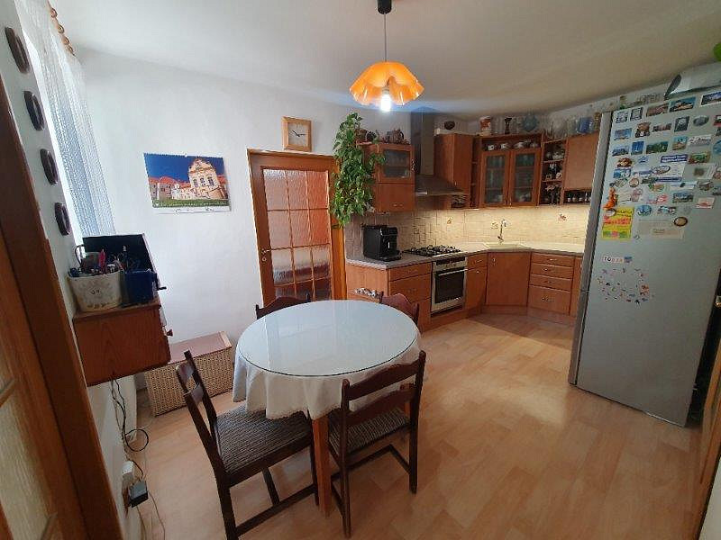 Prodej domu 220 m² s pozemkem 100 m² - Widok 4