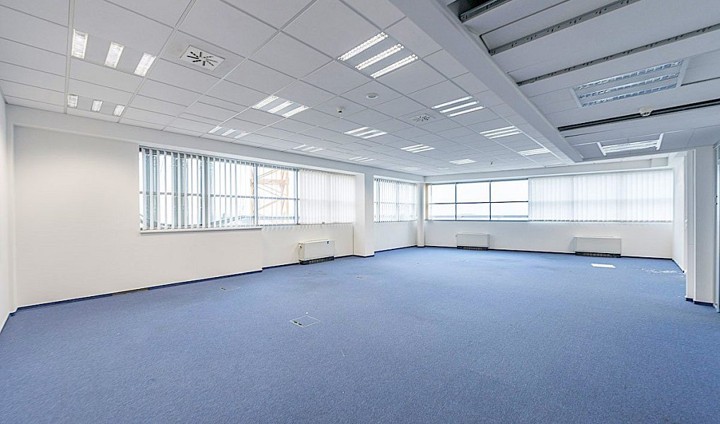 Pronájem kanceláře 883 m², Praha – náhled fotky 3