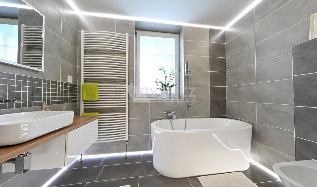 Prodej domu 183 m² s pozemkem 2 301 m², Komorní Lhotka – náhled fotky 34