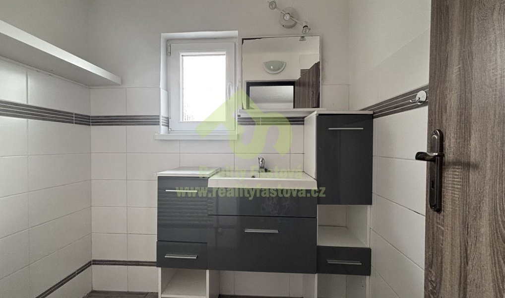 Prodej domu 228 m² s pozemkem 1 076 m², Rokycany – náhled fotky 22