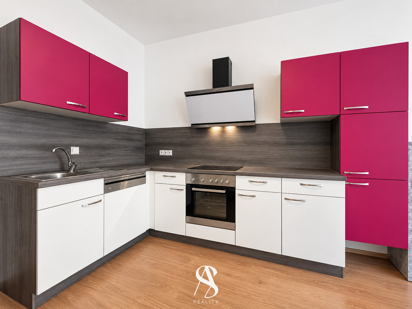 Pronájem bytu 1+kk 32 m² – fotografie 2