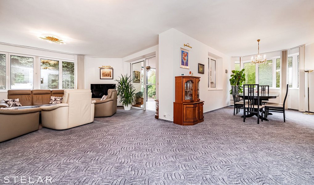 Prodej domu 512 m² s pozemkem 973 m², Jesenice – náhled fotky 8