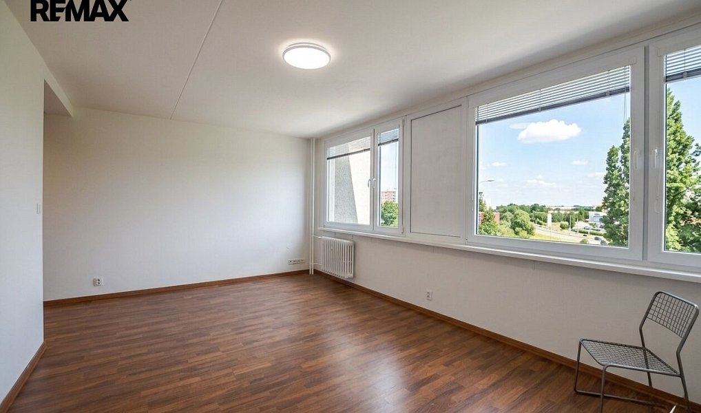 Prodej bytu 1+kk 33 m², Praha – fotka 1 z 9