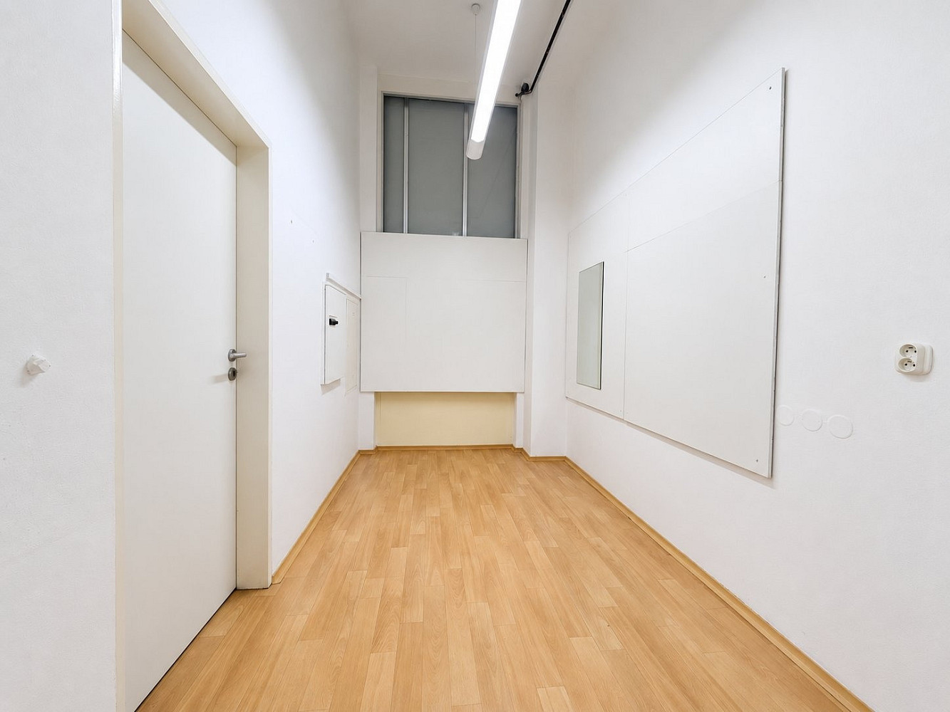 Pronájem kanceláře 137 m² — photo 4