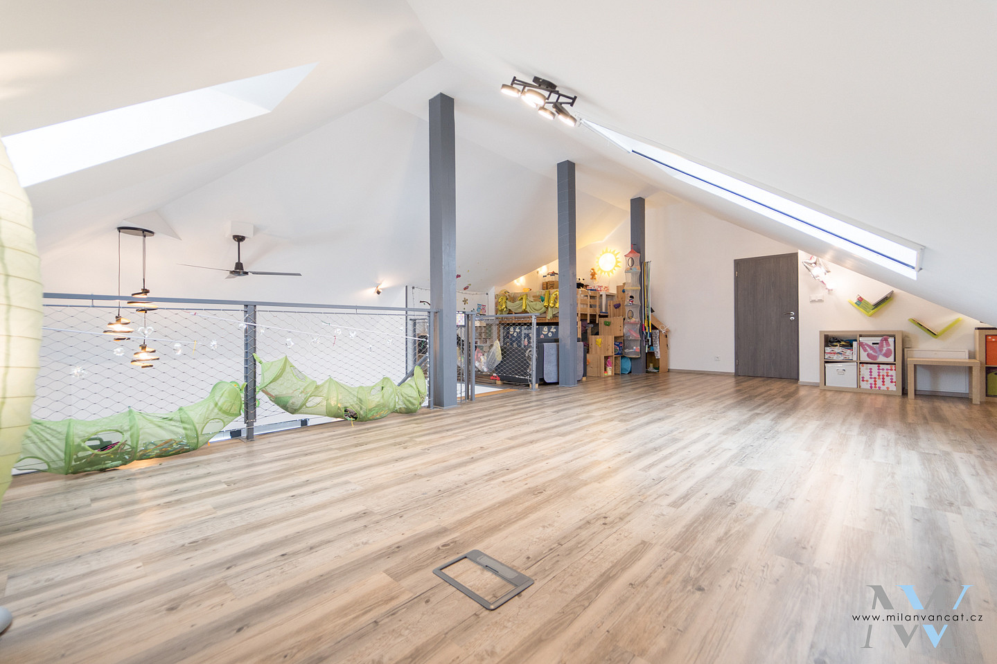 Prodej domu 257 m² s pozemkem 1 805 m² – pohled 4