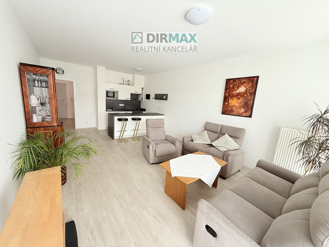 Pronájem bytu 2+kk 60 m² – pohled 2
