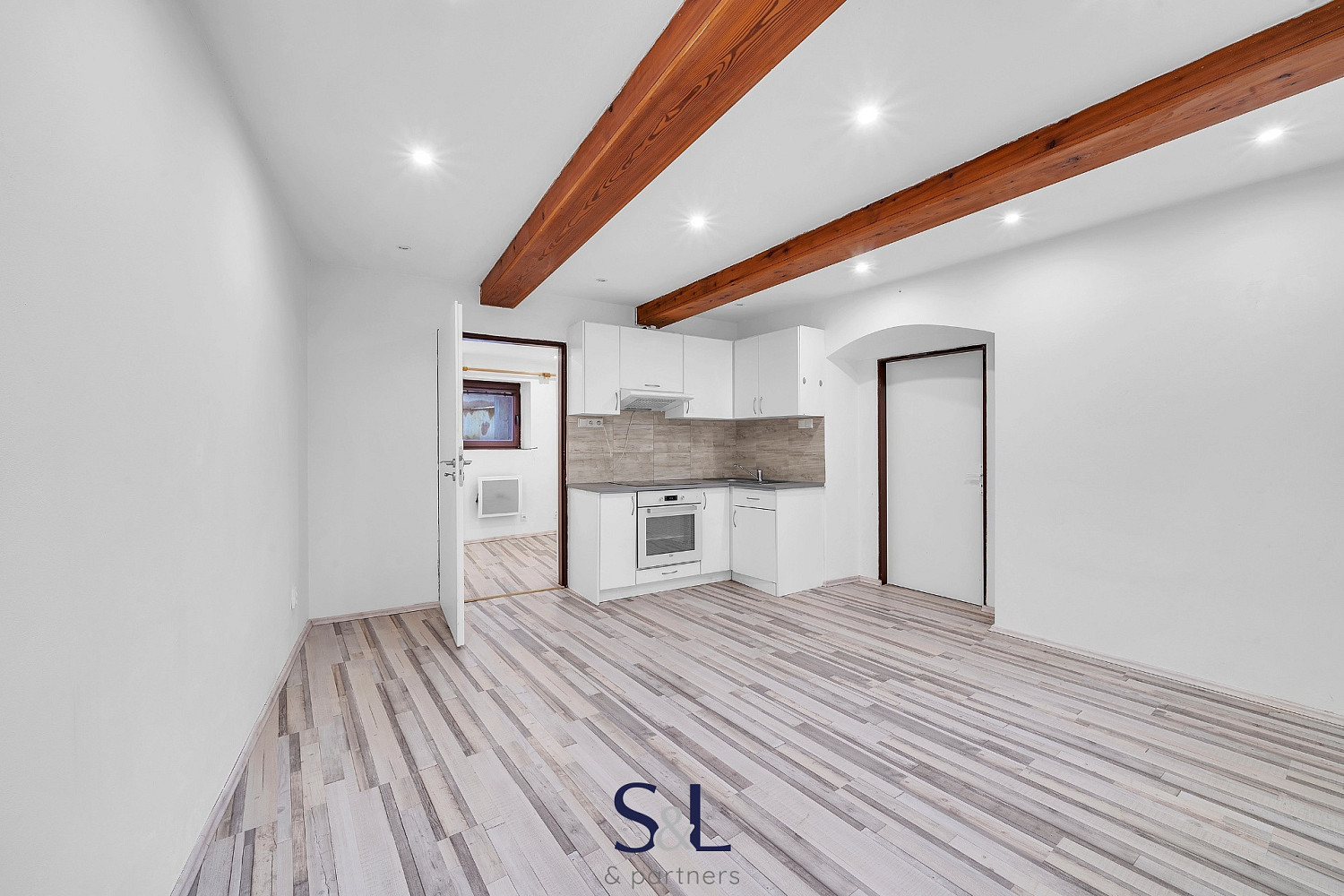 Prodej nájemního domu, činžáku 240 m² — photo 4