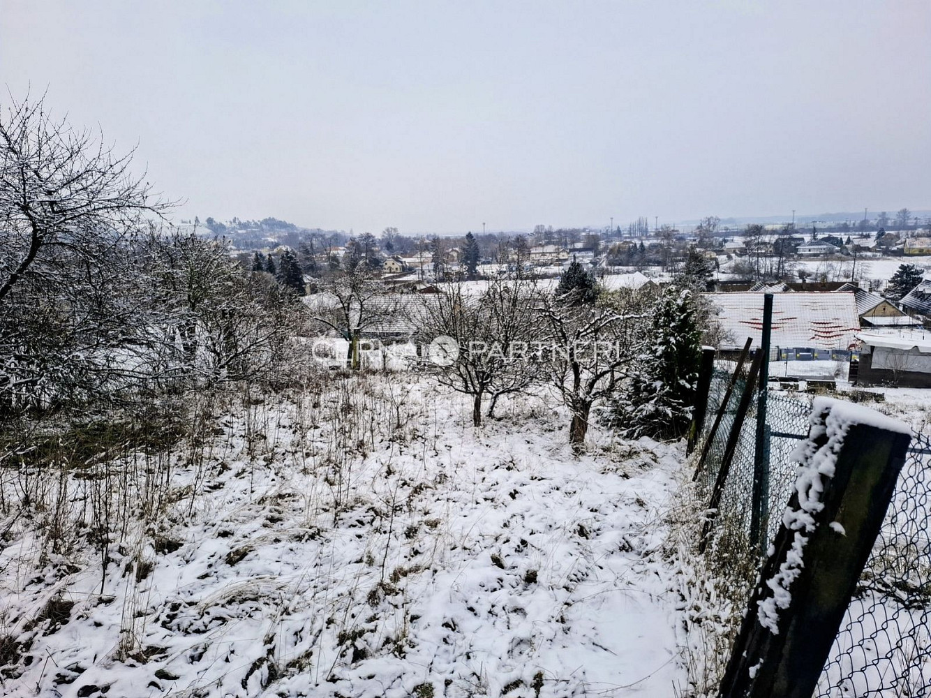 Prodej stavebního pozemku 688 m² — photo 3