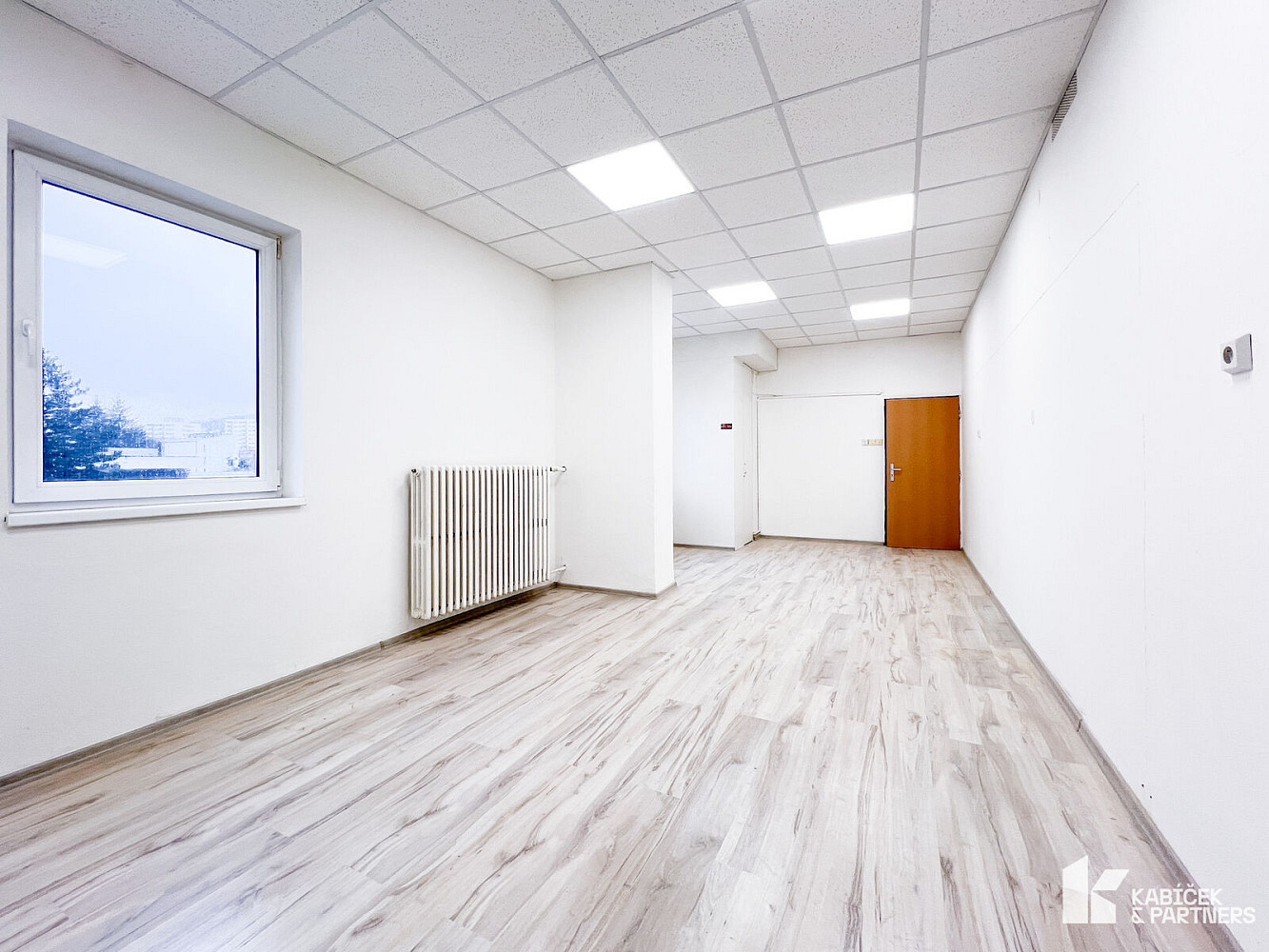 Pronájem obchodních prostor 60 m² – fotografie 4