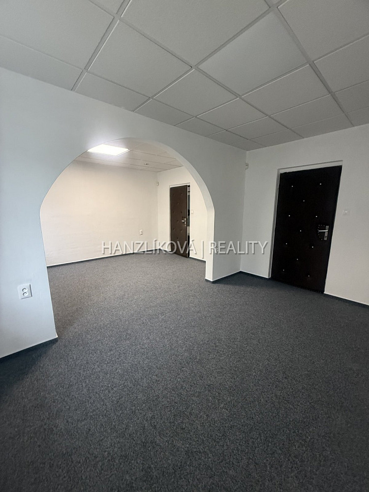 Pronájem kanceláře 24 m² – fotografie 5