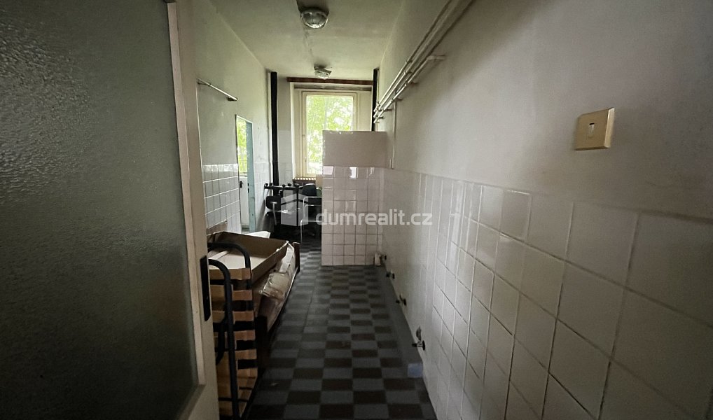 Pronájem obchodních prostor 223 m², Újezdeček – náhled fotky 17