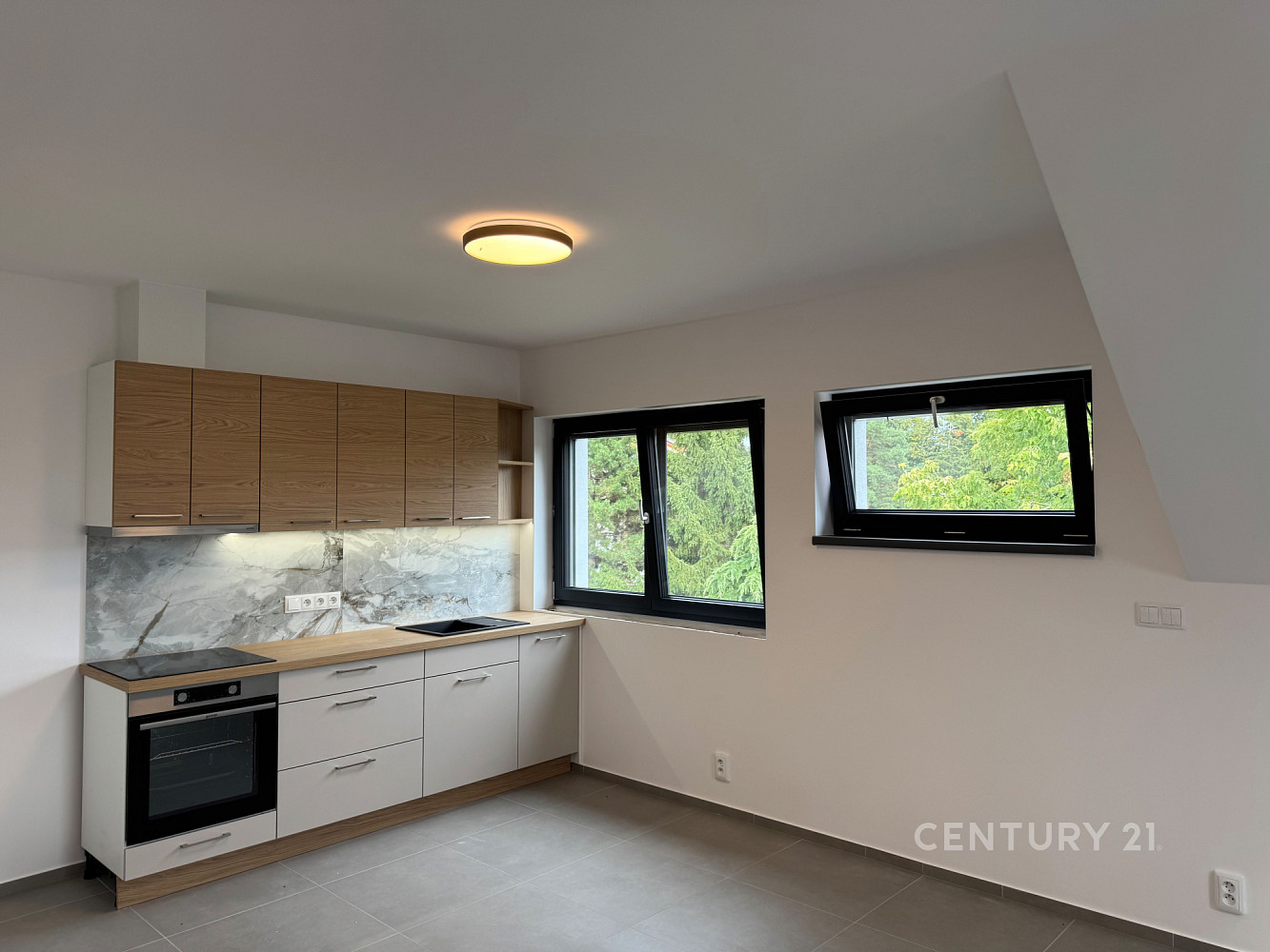 Pronájem bytu 3+kk 52 m² – fotografie 4