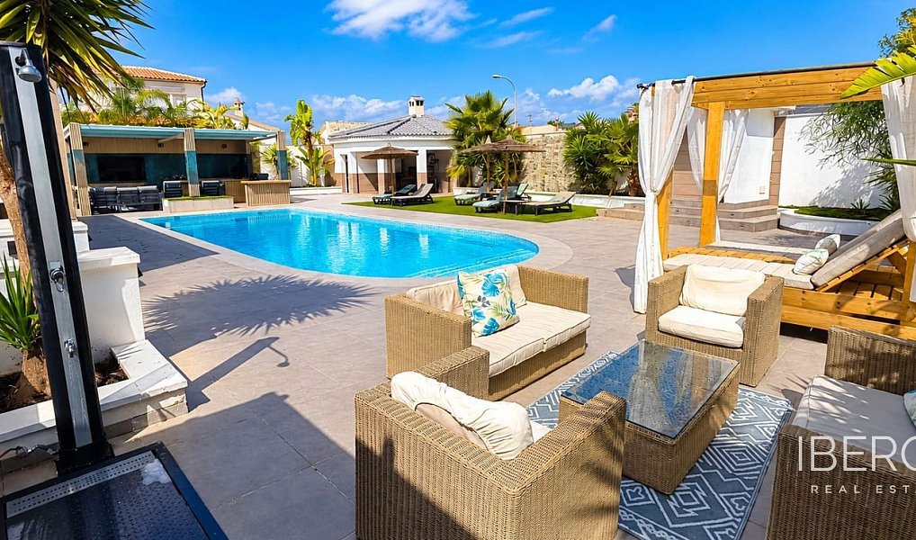 Prodej rodinného domu, 280 m², Torrevieja