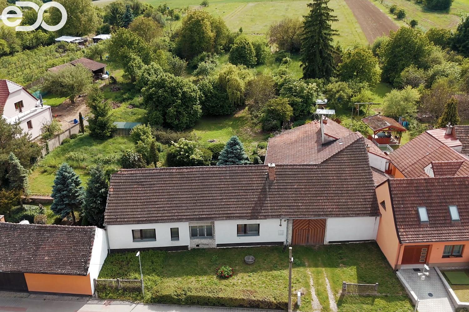 Prodej domu 320 m² s pozemkem 1 765 m² – fotografie 3