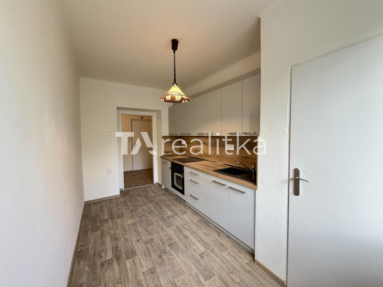 Pronájem bytu 2+1 68 m² – pohled 2