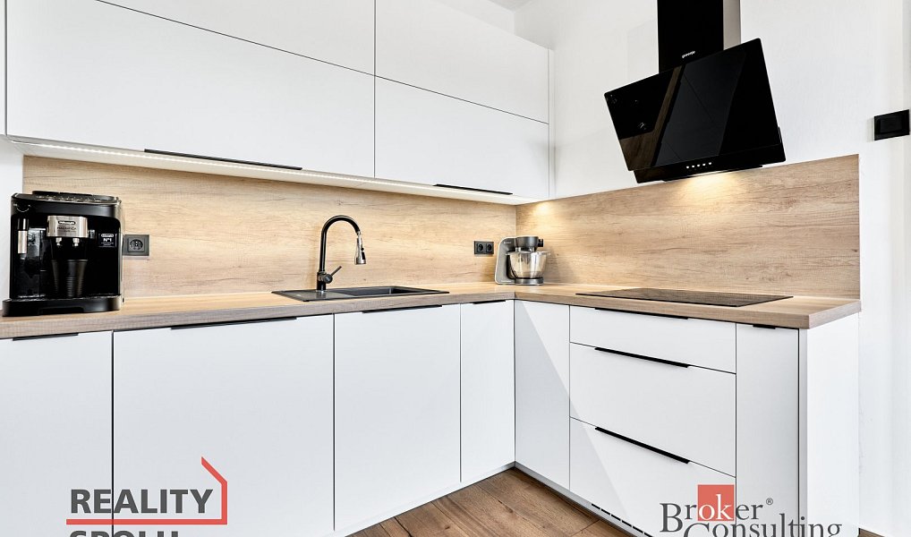 Prodej bytu 2+1 62 m², Dalovice – náhled fotky 14