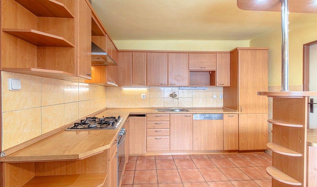 Prodej domu 255 m² s pozemkem 3 056 m², Šternberk – náhled fotky 6