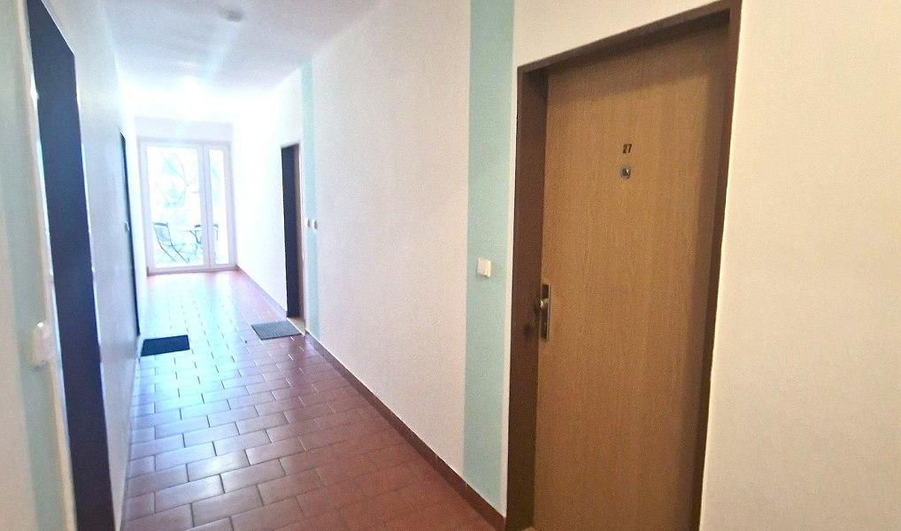 Prodej bytu 1+kk 30 m², Jesenice – náhled fotky 12