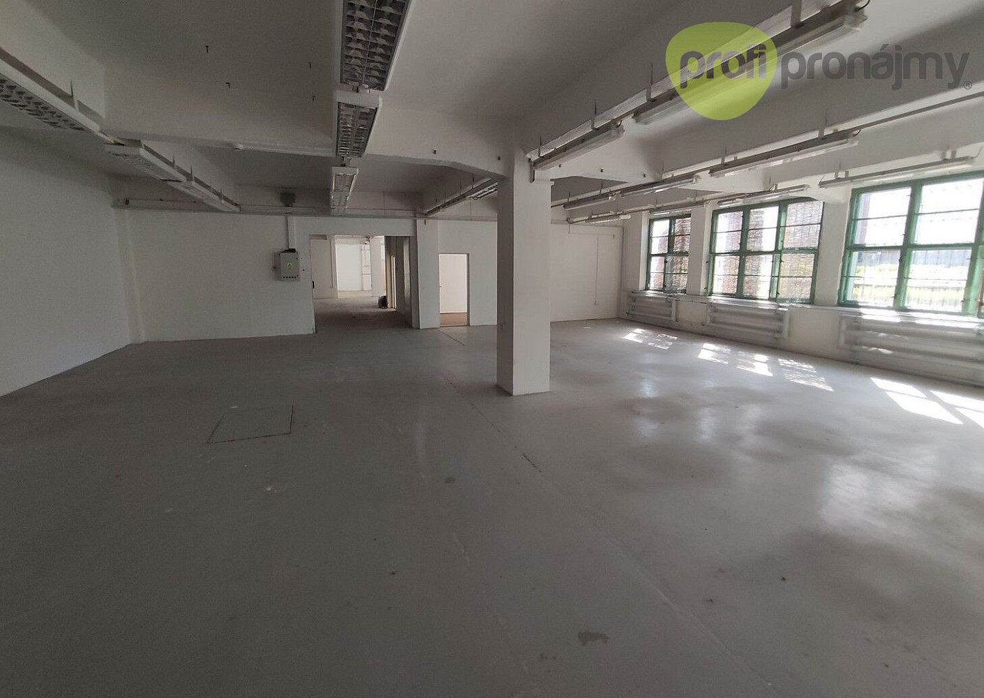 Pronájem skladovacích prostor 374 m² – pohled 2
