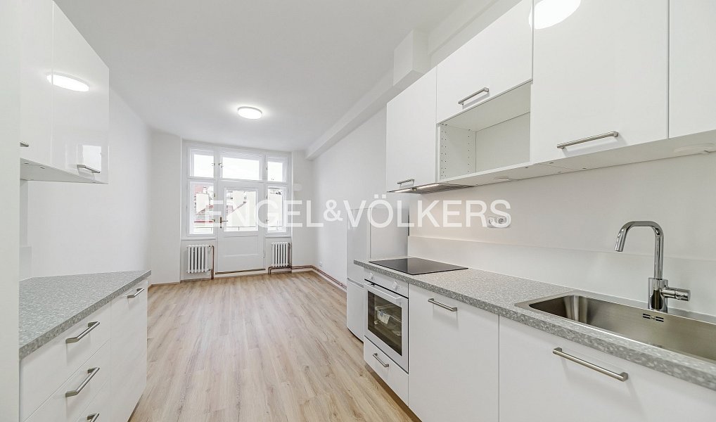 Pronájem bytu 3+1 120 m², Praha – náhled fotky 2