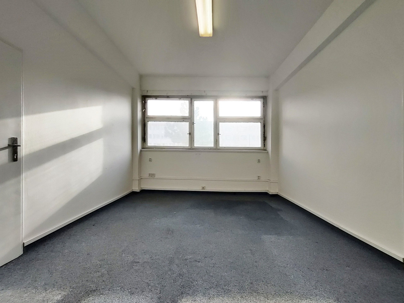 Pronájem kanceláře 31 m² – fotografie 3