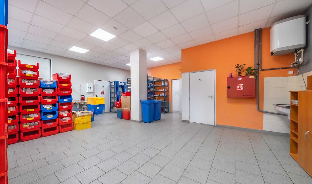 Pronájem skladovacích prostor 985 m², Plzeň – náhled fotky 8